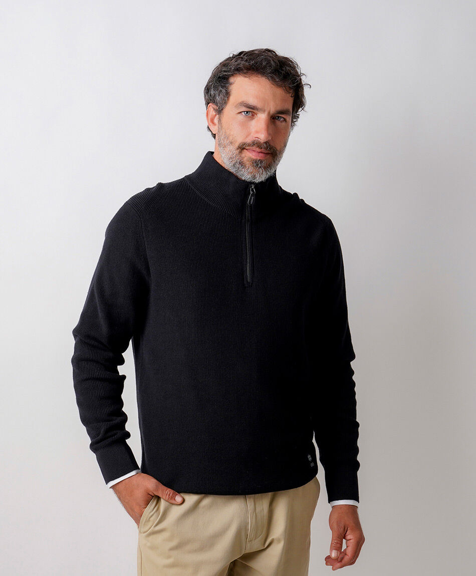 Sweater hombre cuello medio negro