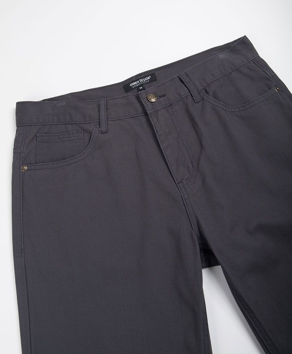 Pantal&oacute;n hombre b&aacute;sico gris