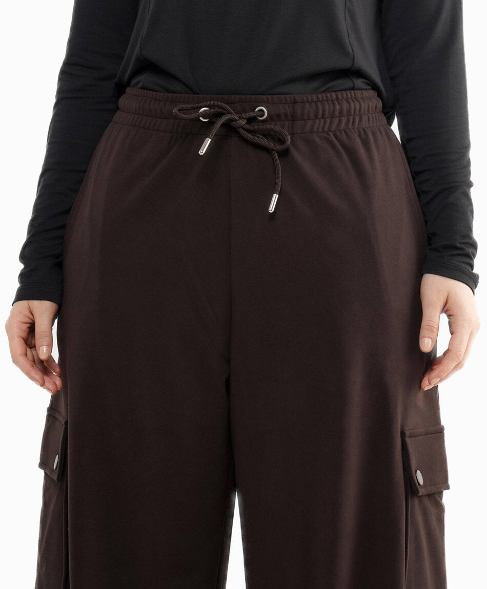 Pantal&oacute;n mujer cargo brown
