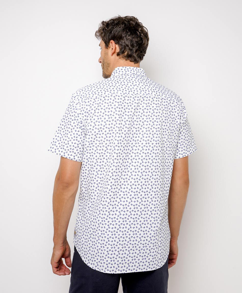 Camisa hombre estampado b&aacute;sico