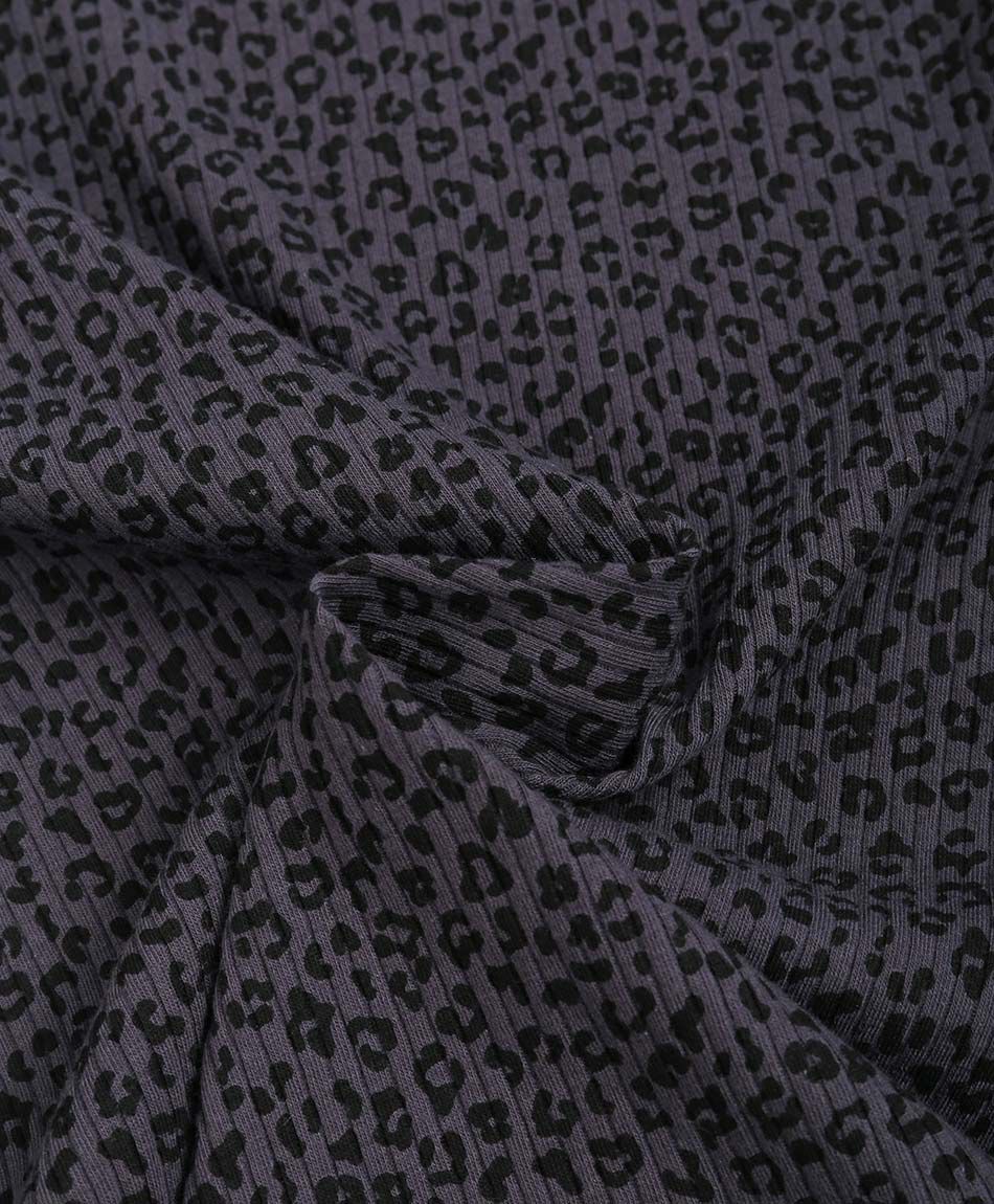 Polera ni&ntilde;a animal print grey