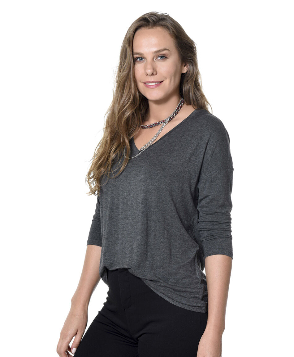 Polera cuello v