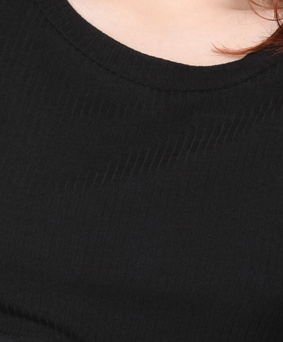 Remera mujer acanalada b&aacute;sica negra