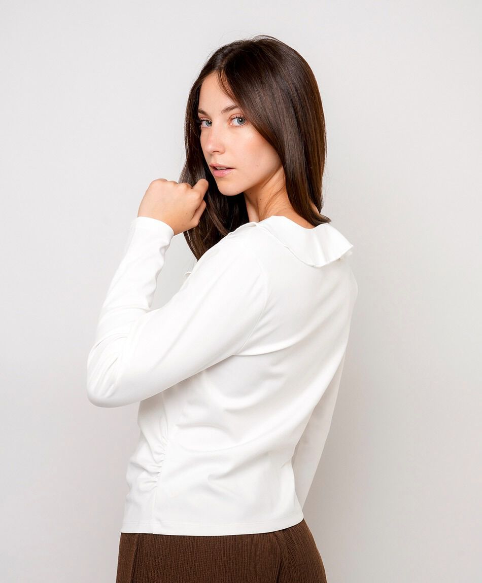 Remera mujer volante en escote