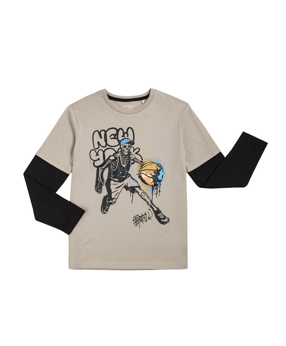 Remera ni&ntilde;o estampado b&aacute;squetbol