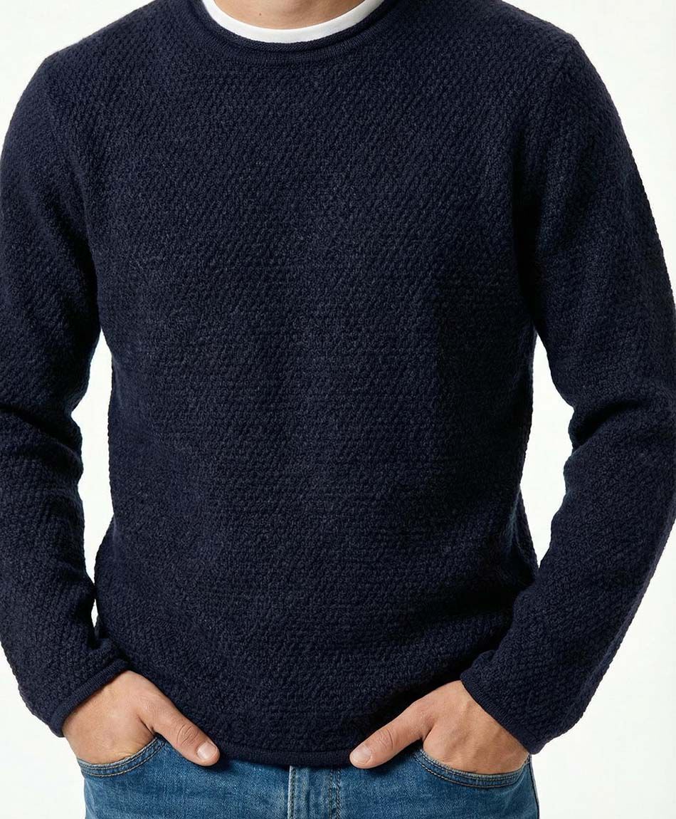 Sweater hombre terminaciones enrolladas