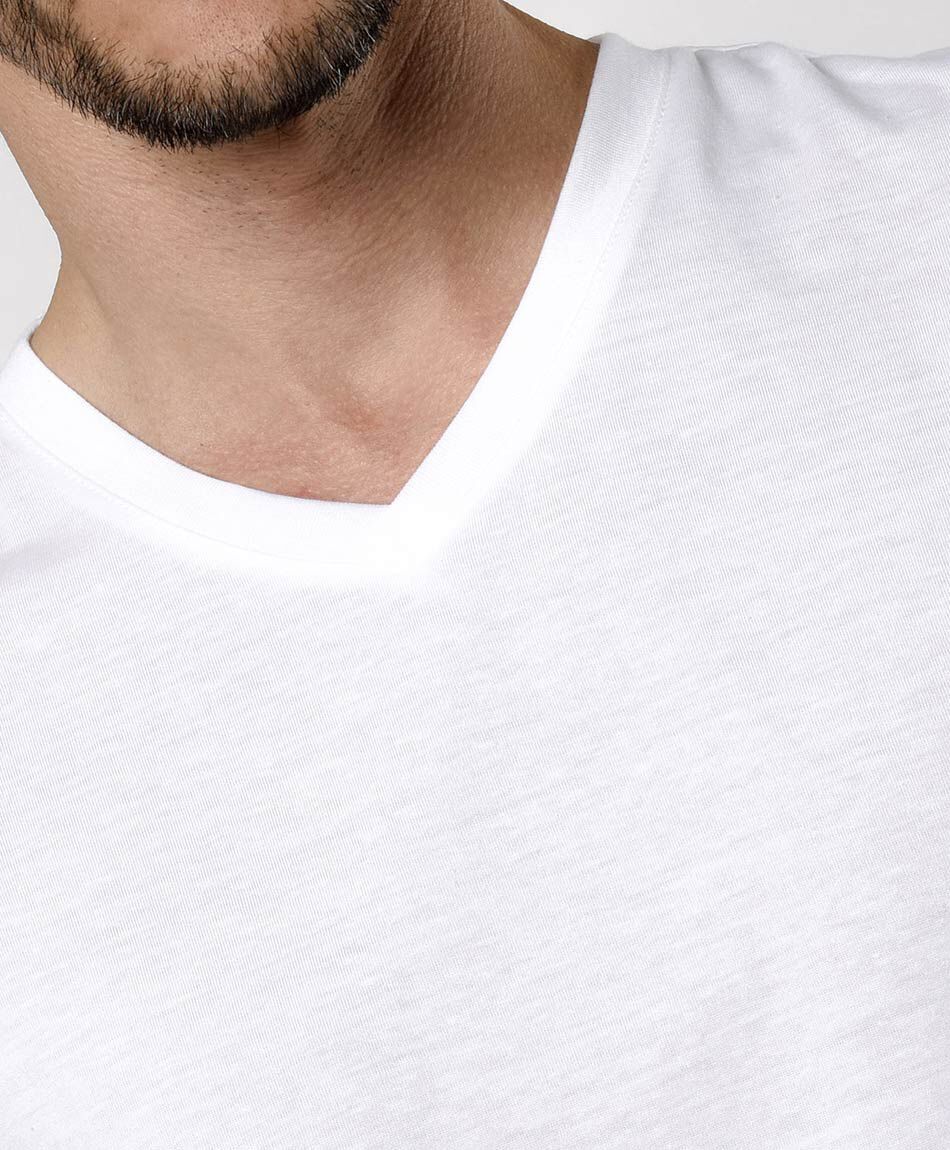 Camiseta hombre cuello en v