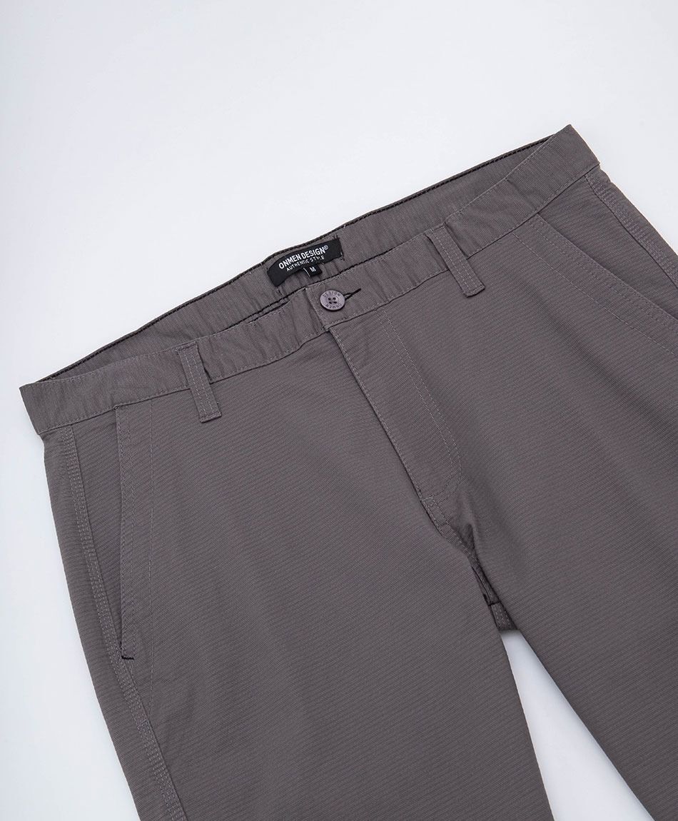 Short hombre gris