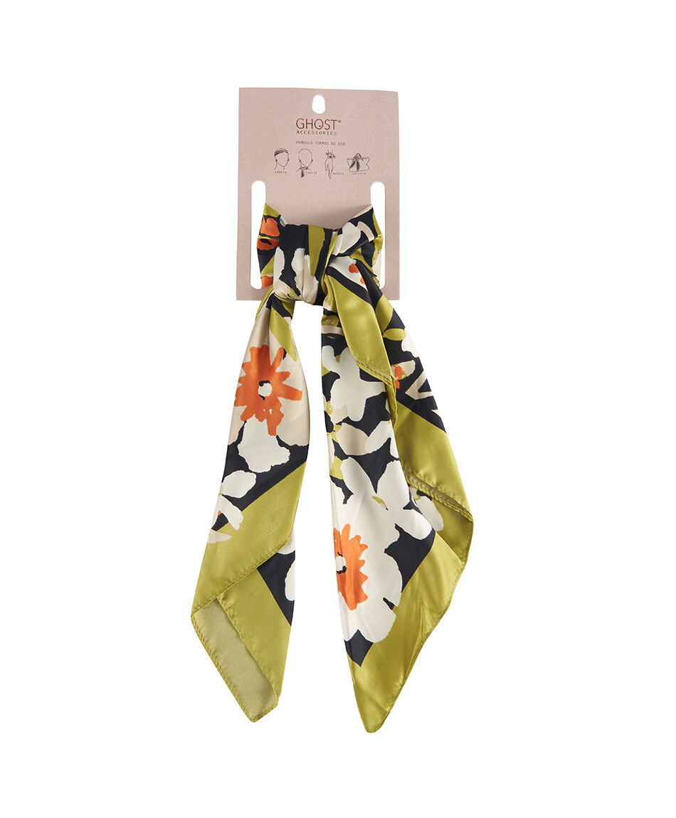 Pa&ntilde;uelo mujer flor pistacho