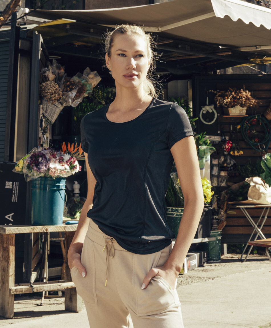 Polera deportiva mujer transparencia