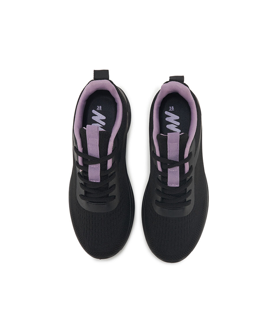 Zapatilla deportiva detalle lila