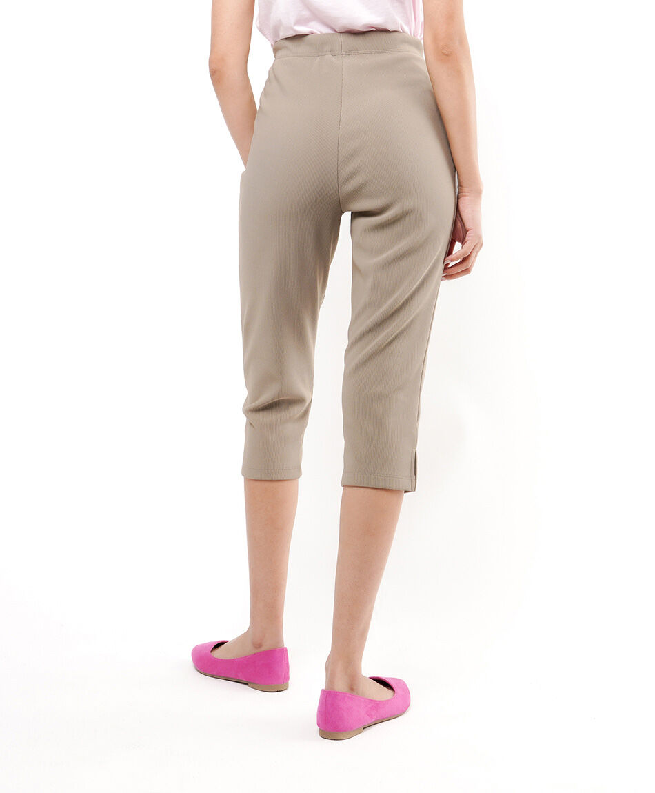 Pantalon mujer capri  dise&ntilde;o b&aacute;sico