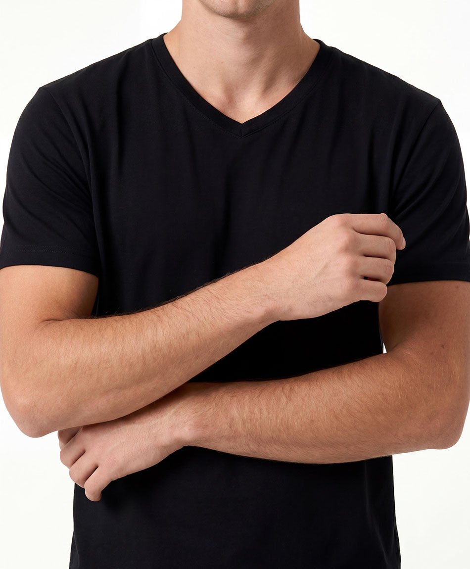 Remera hombre cuello en v lisa
