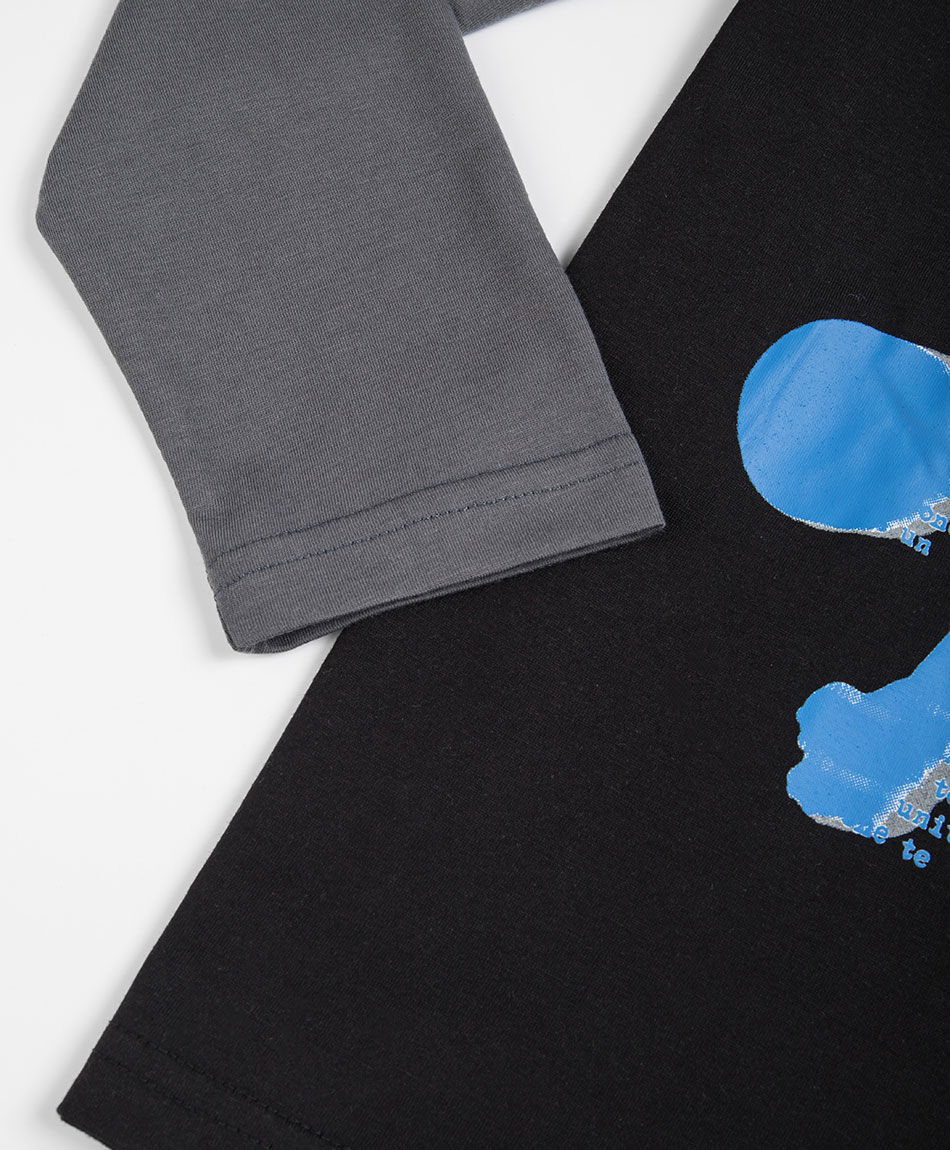 Polera ni&ntilde;o estampado futbol