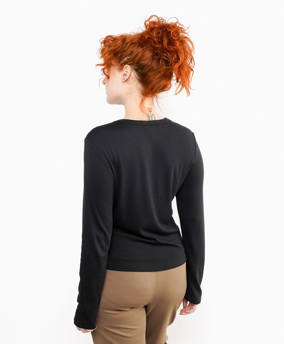 Remera mujer black tone