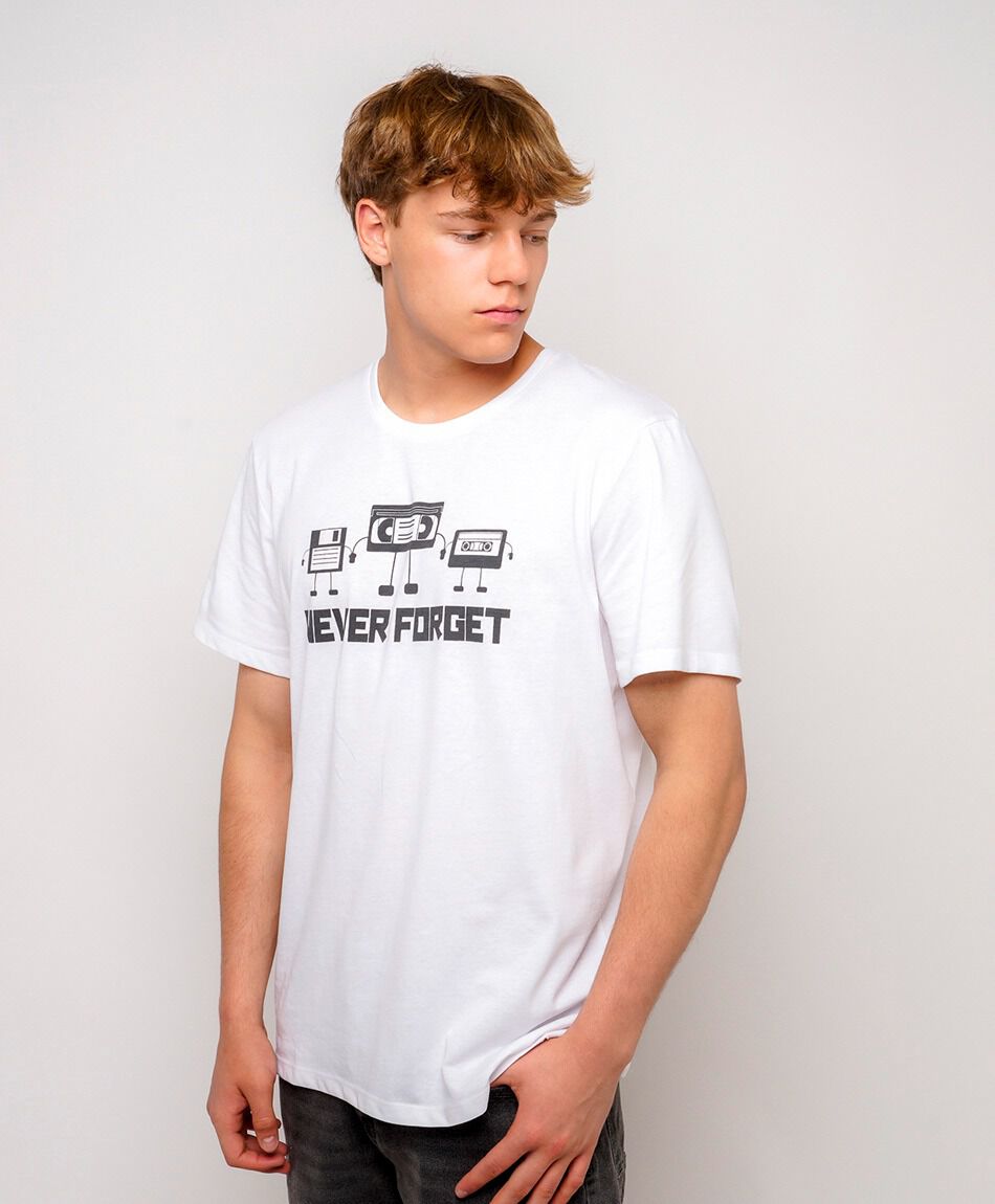 Remera hombre never forget