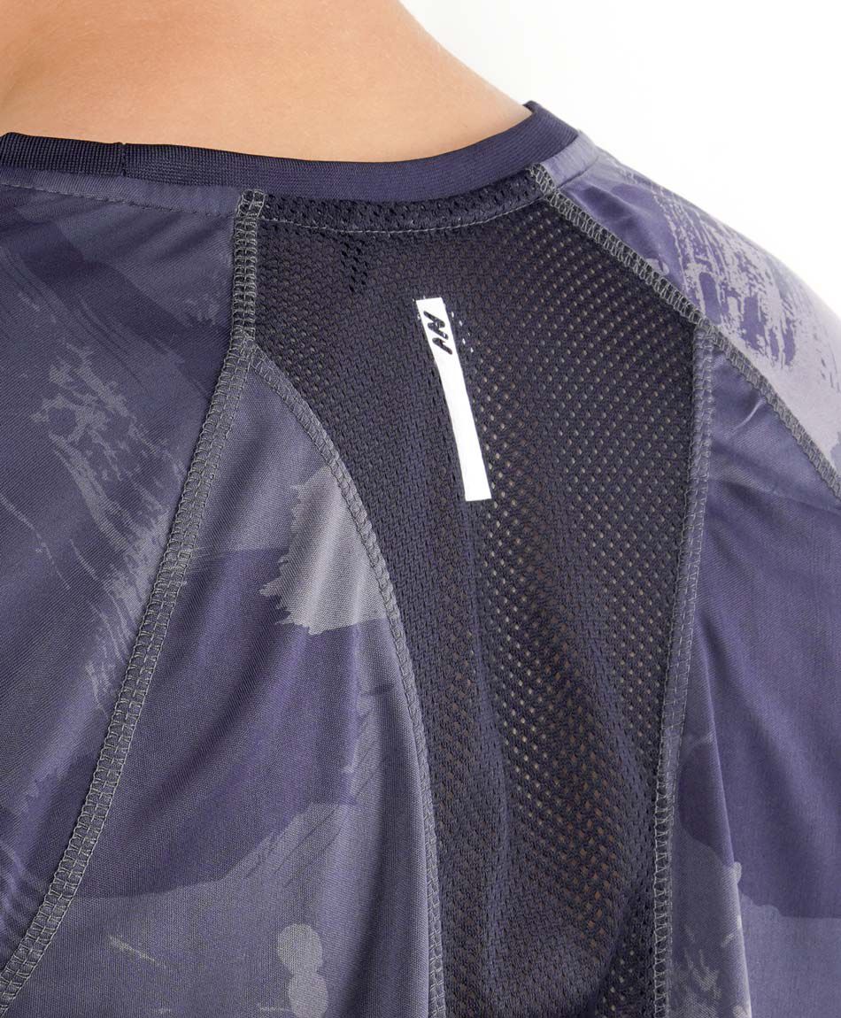 Remera deportiva hombre pinceladas