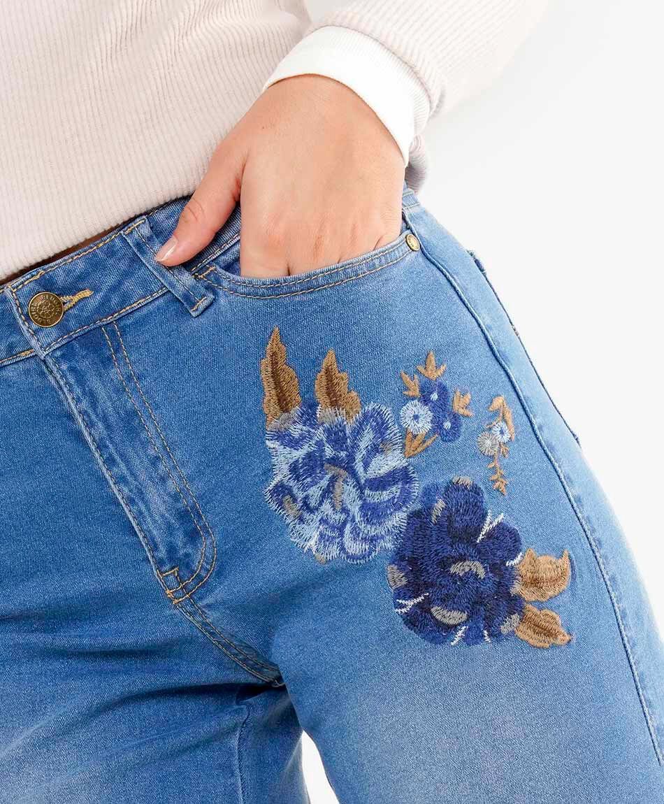 Jeans mujer wide leg bordado floral