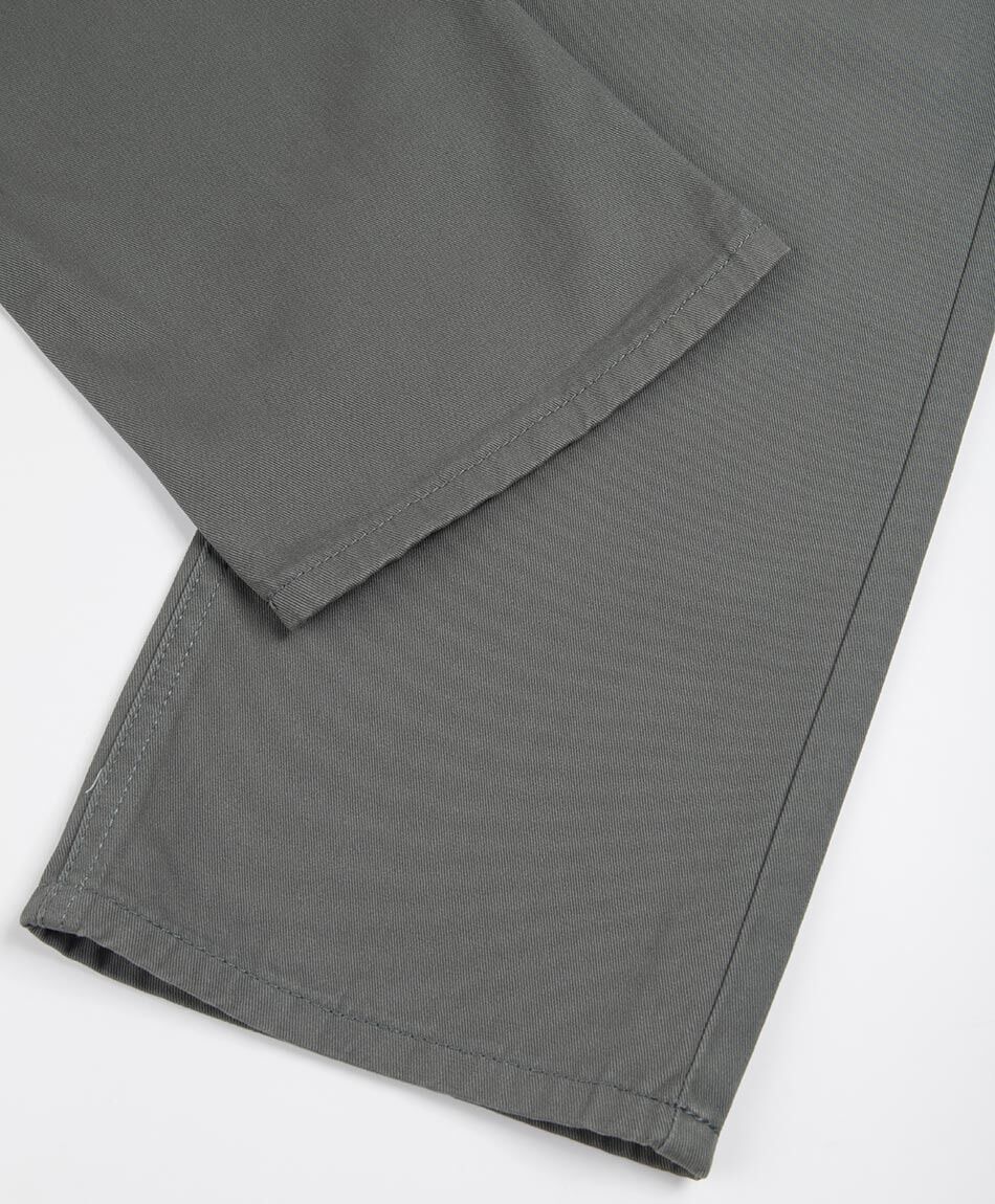 Pantal&oacute;n hombre b&aacute;sico verde