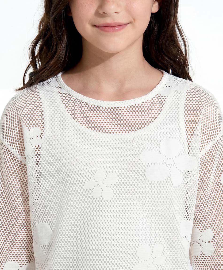 Remera ni&ntilde;a calada  flor blanca