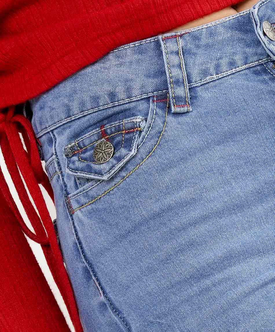 Jeans mujer flare bordado rojo