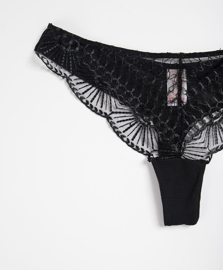 Tanga mujer calada