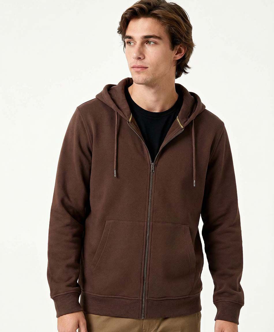 Poler&oacute;n hombre urbano con cierre burdeo