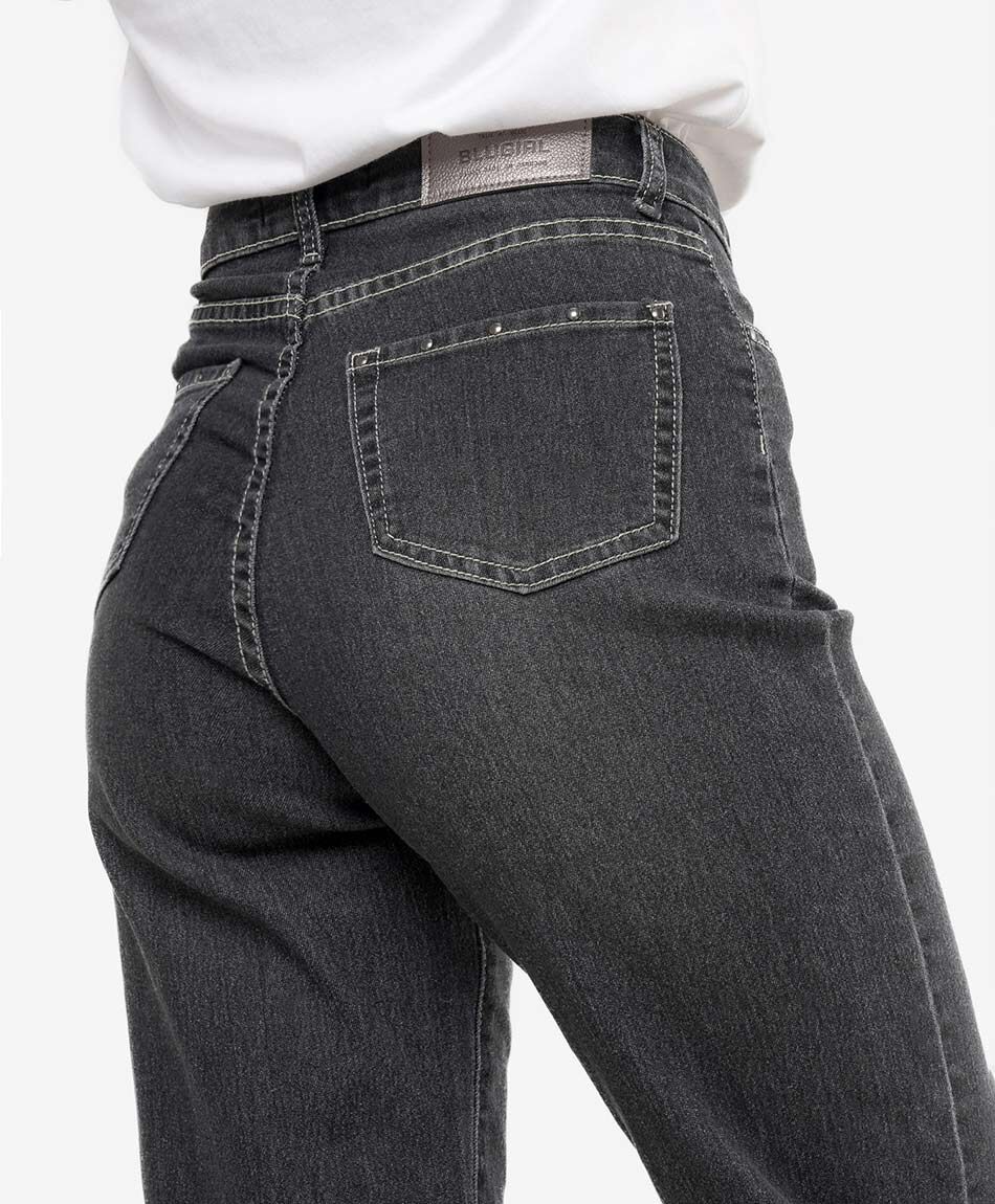 Jeans mujer tachas frontales