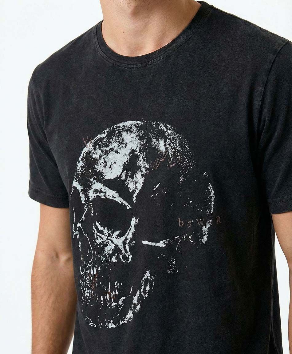 Remera hombre black skull