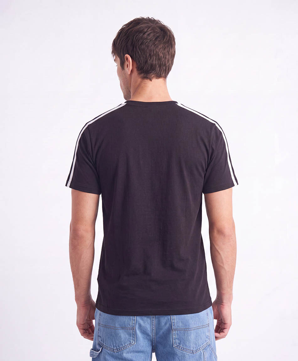 Remera hombre franjas hombro