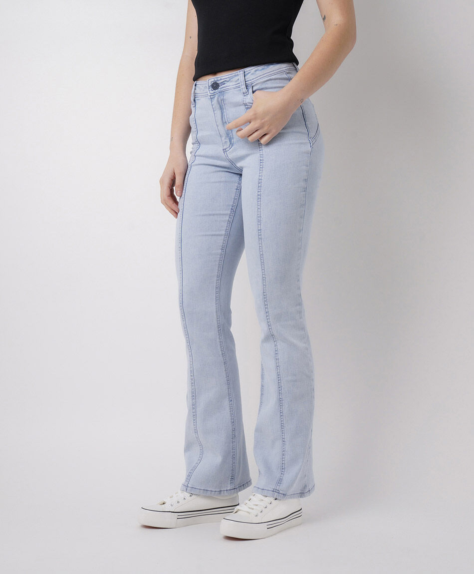 Jeans mujer flare costuras estrella
