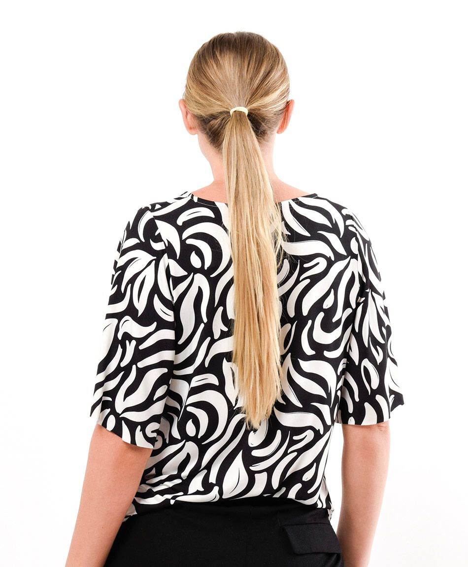 Remera mujer estampada bicolor