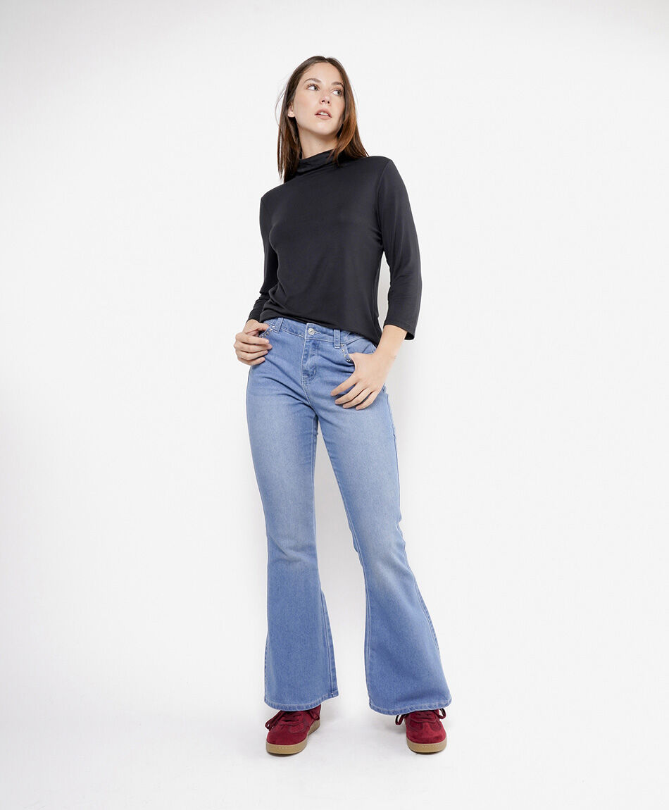 Jeans mujer flare tachas estrellas