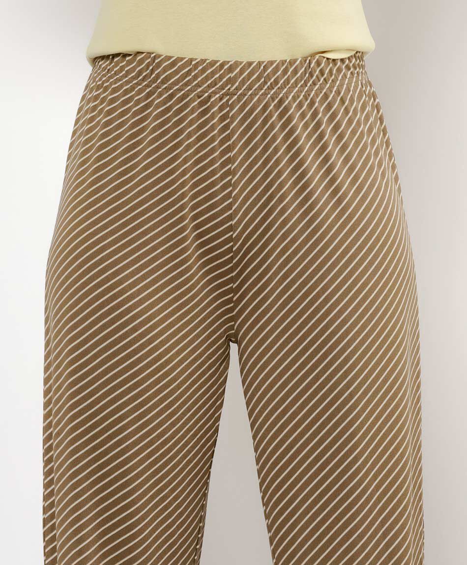 Pantal&oacute;n mujer l&iacute;neas diagonales