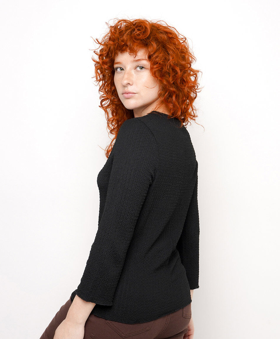Remera mujer texturizada black