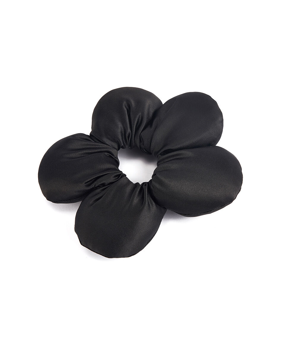 Colet mujer flor negra