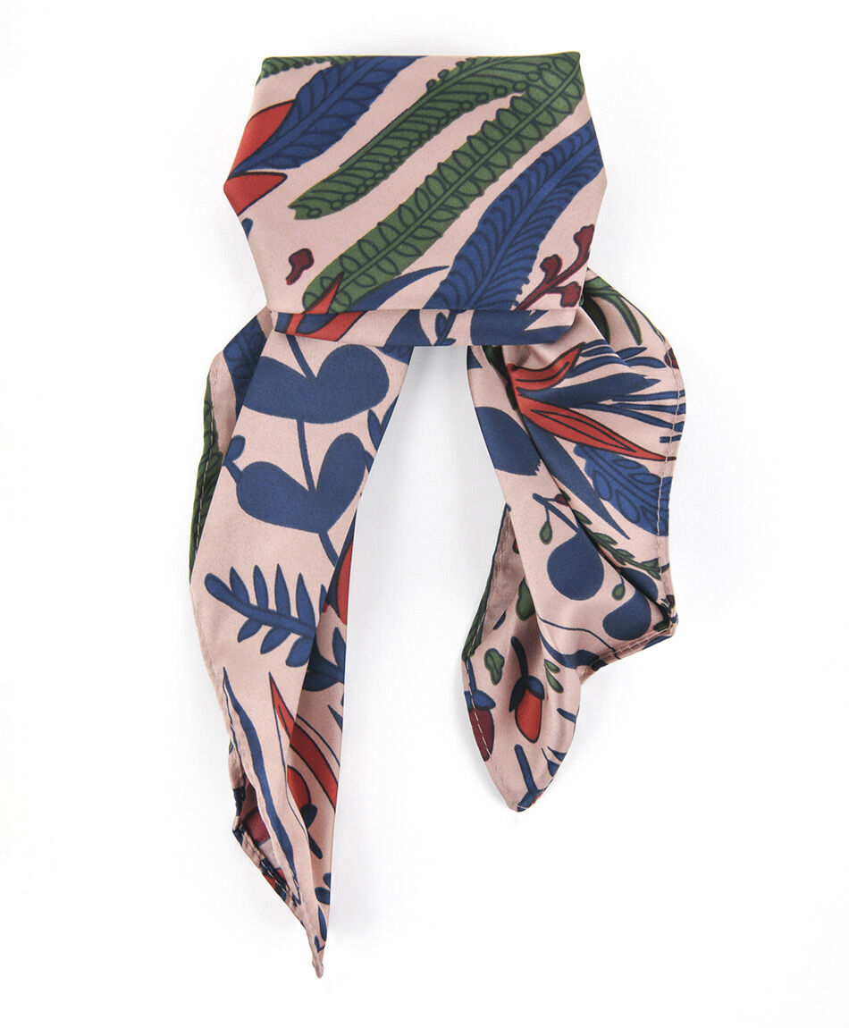 Pa&ntilde;uelo mujer flores