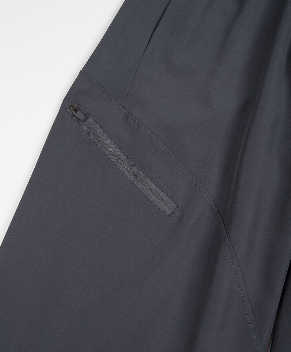 Pantal&oacute;n deportivo hombre delgado bolsillo gris