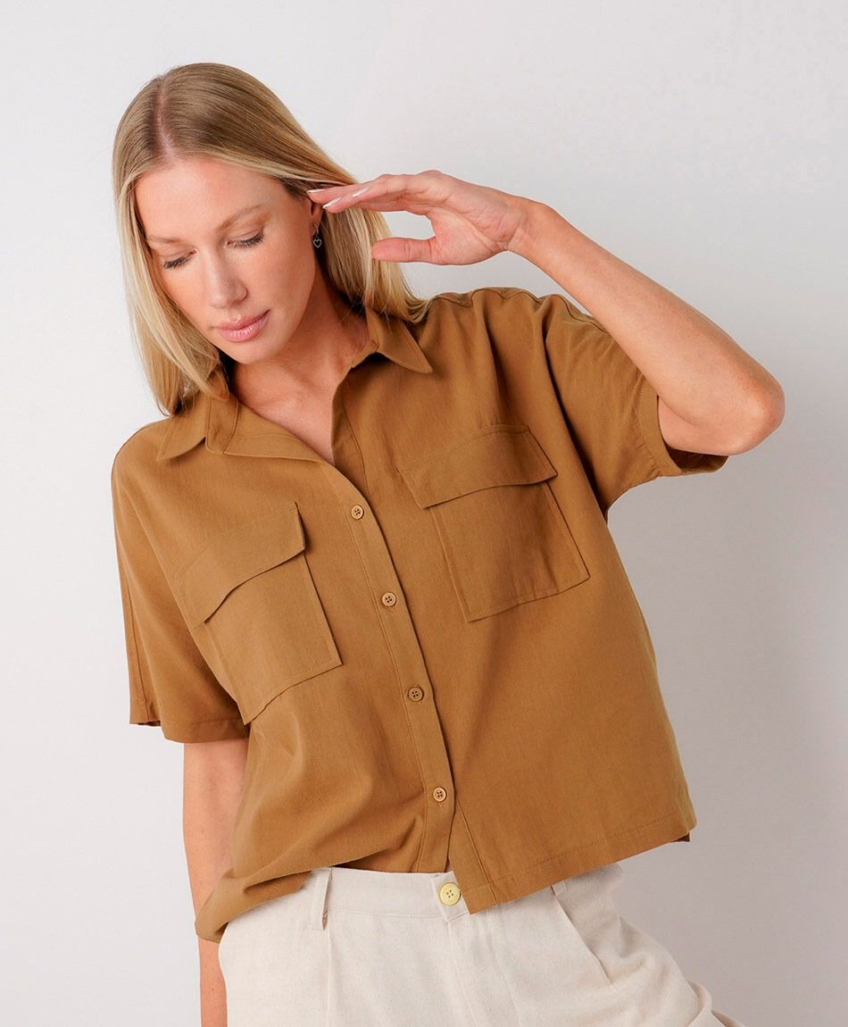 Camisa mujer lino beige bolsillos
