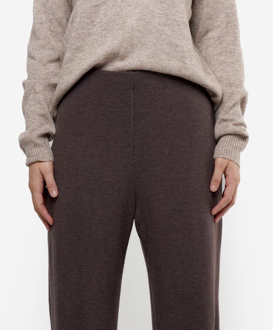 Pantal&oacute;n mujer liso caf&eacute;