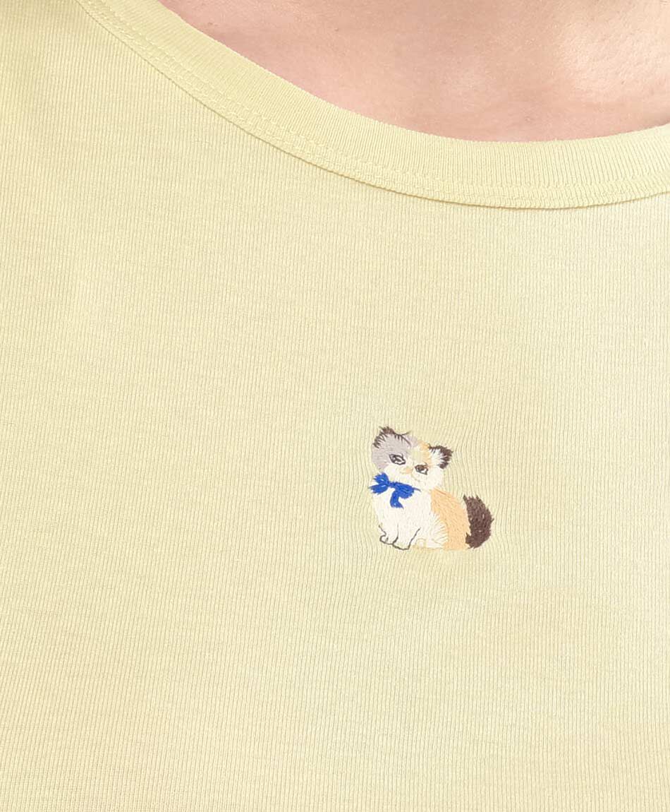 Remera mujer gato bordado