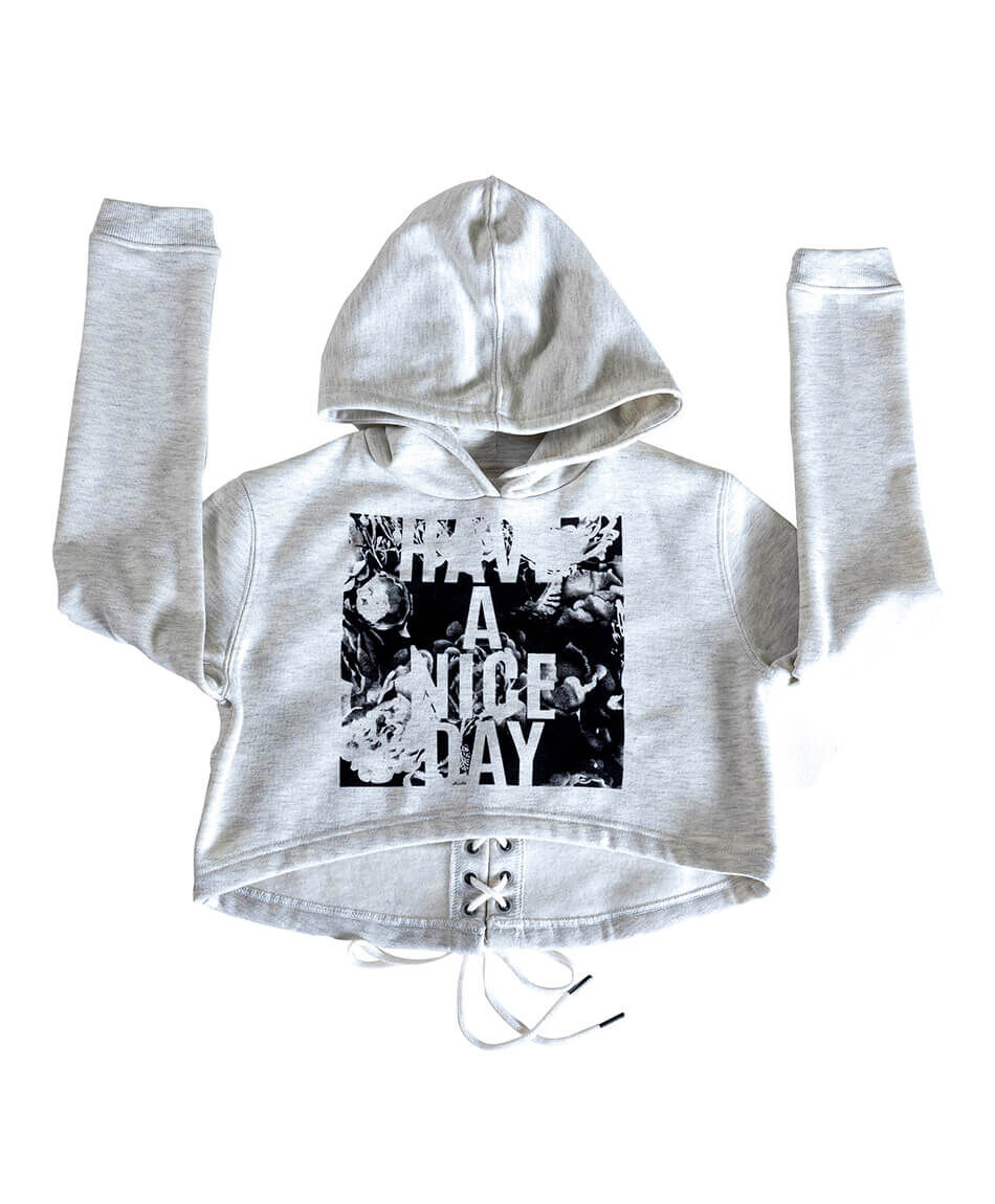 Poleron detalle ojetillos