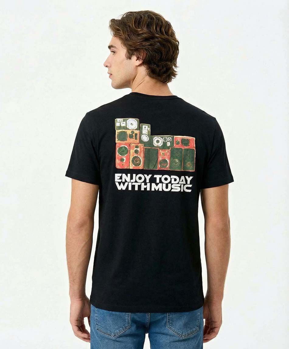 Remera hombre estampado doble enjoy today