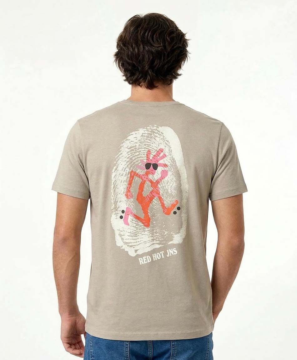 Remera hombre doble print huella