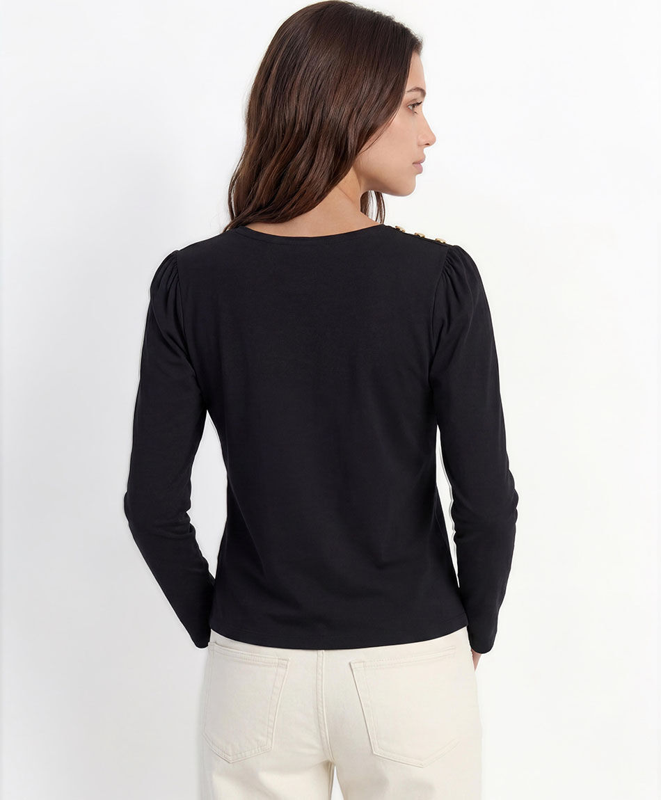 Remera mujer tachas hombro