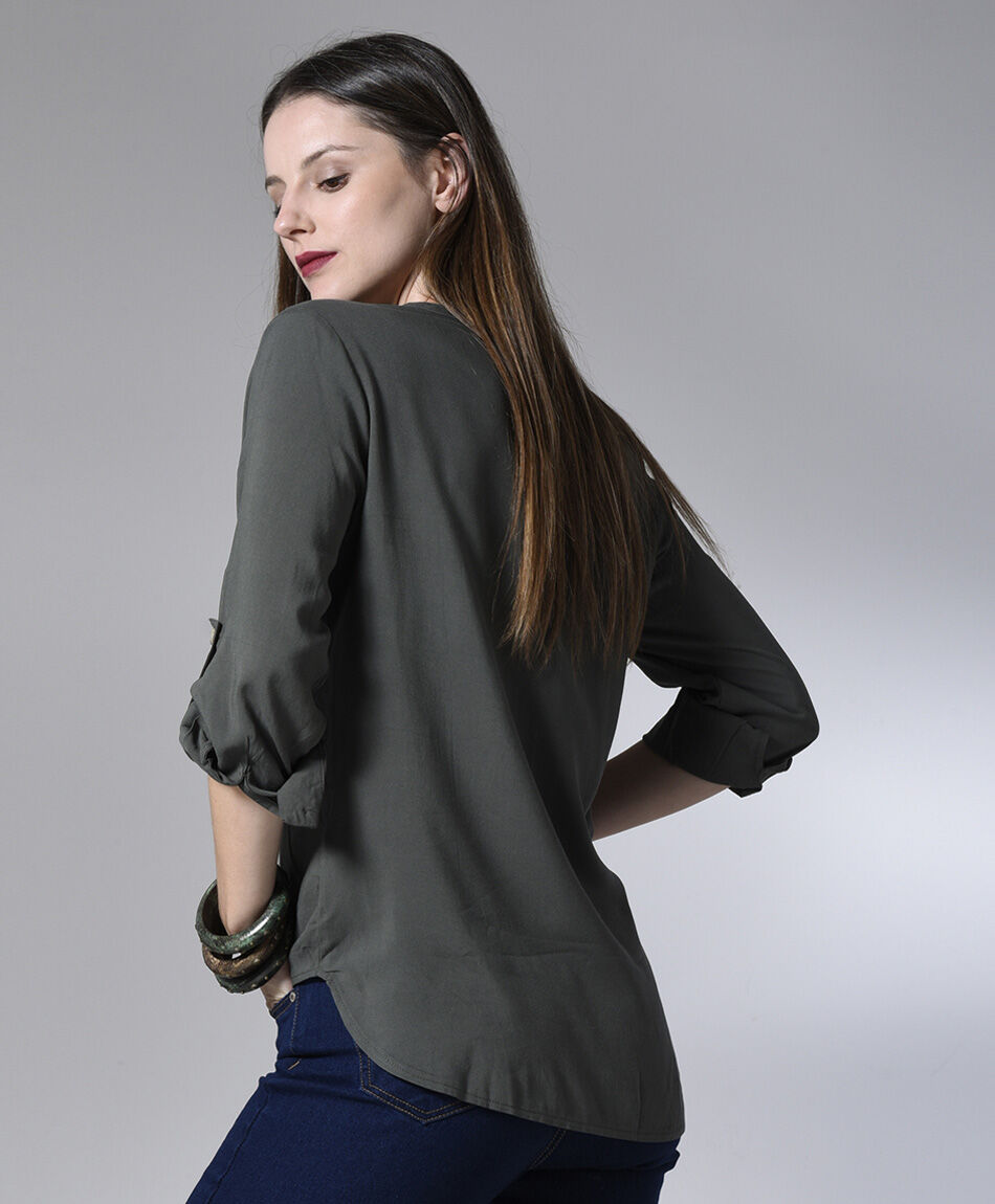 Blusa camisera bolsillos