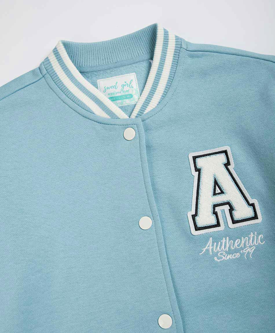 Campera ni&ntilde;a estilo universitario