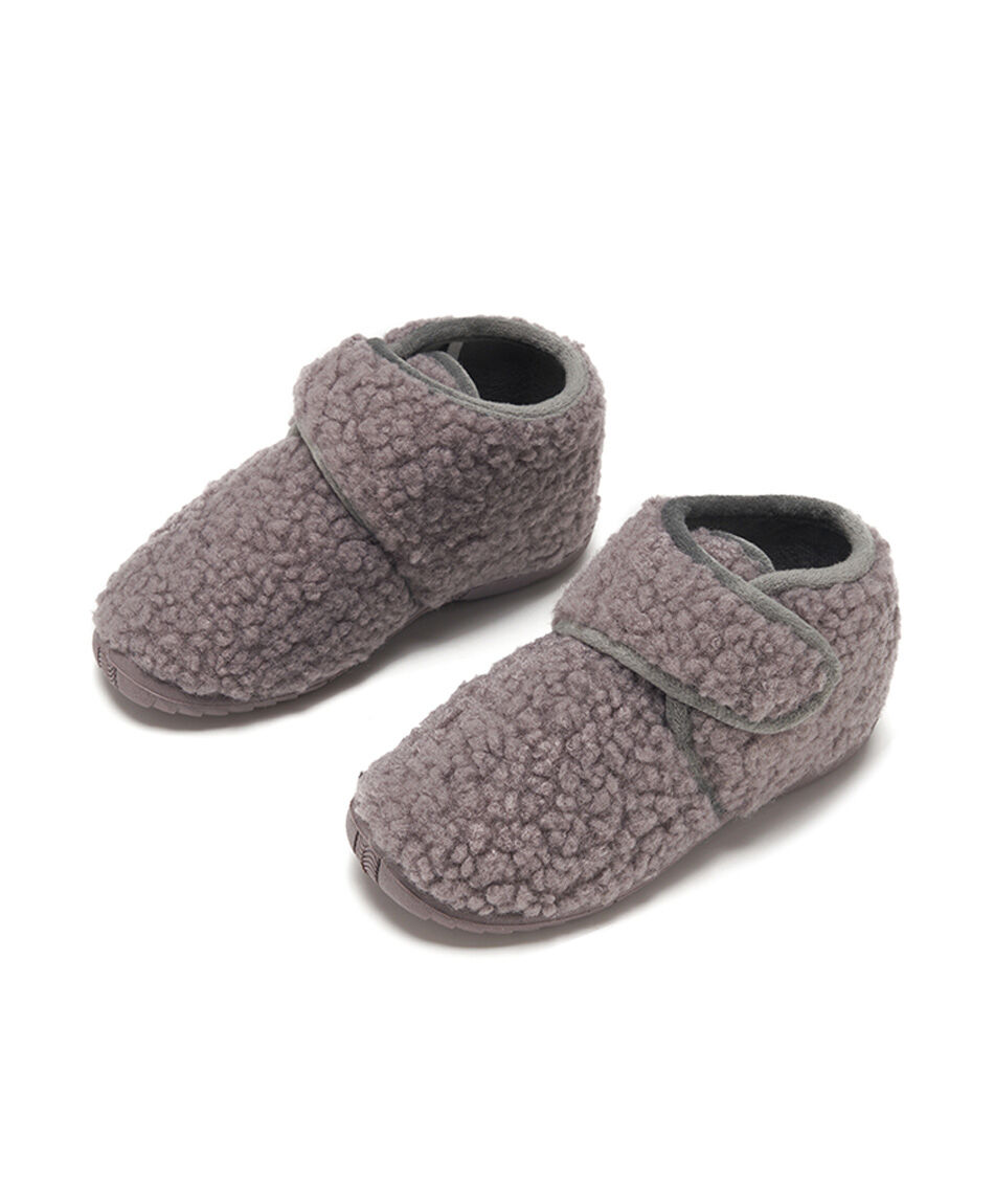 Pantufla infantil (23 a 29) chiporro caf&eacute;