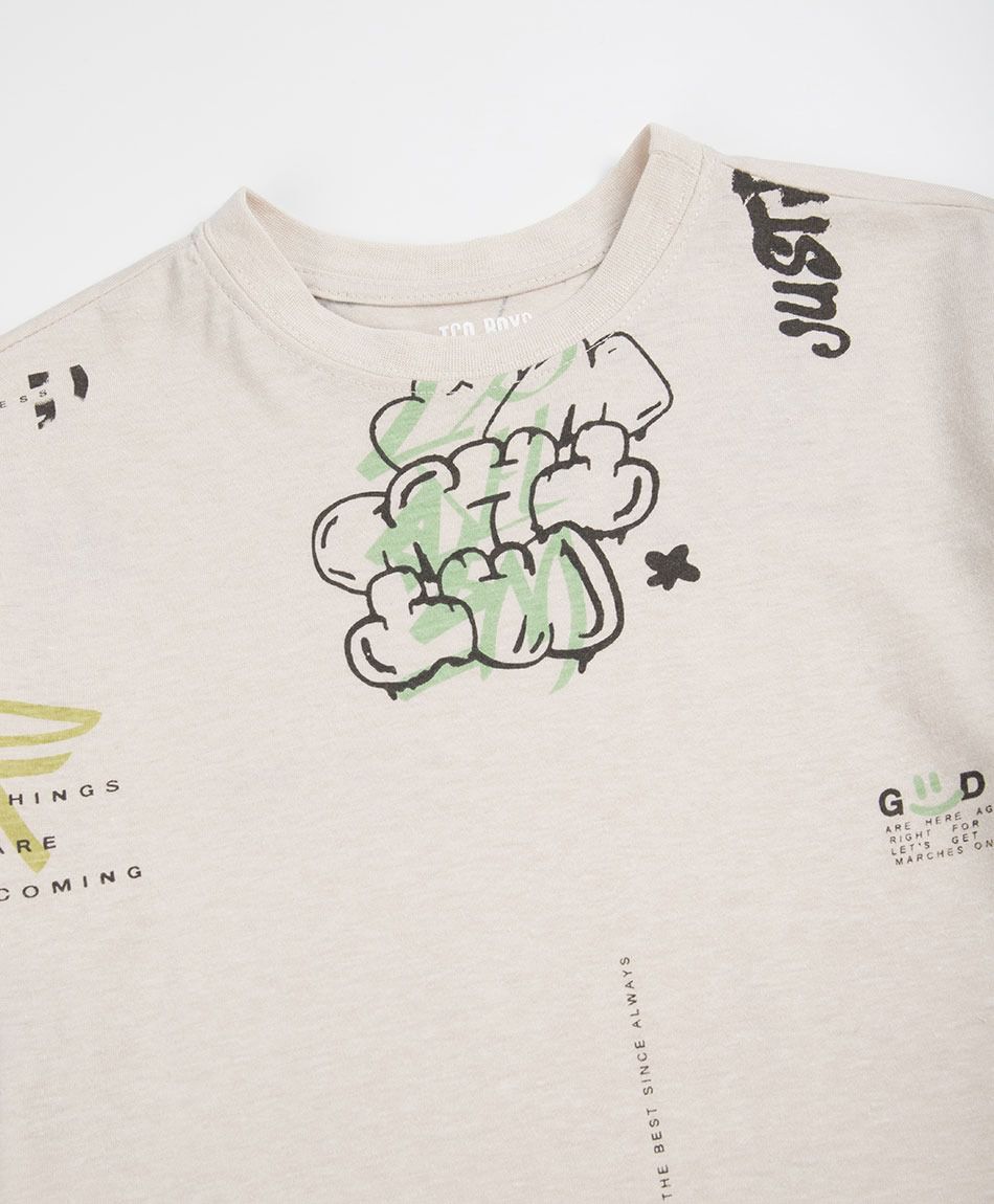 Remera nino mix graffiti