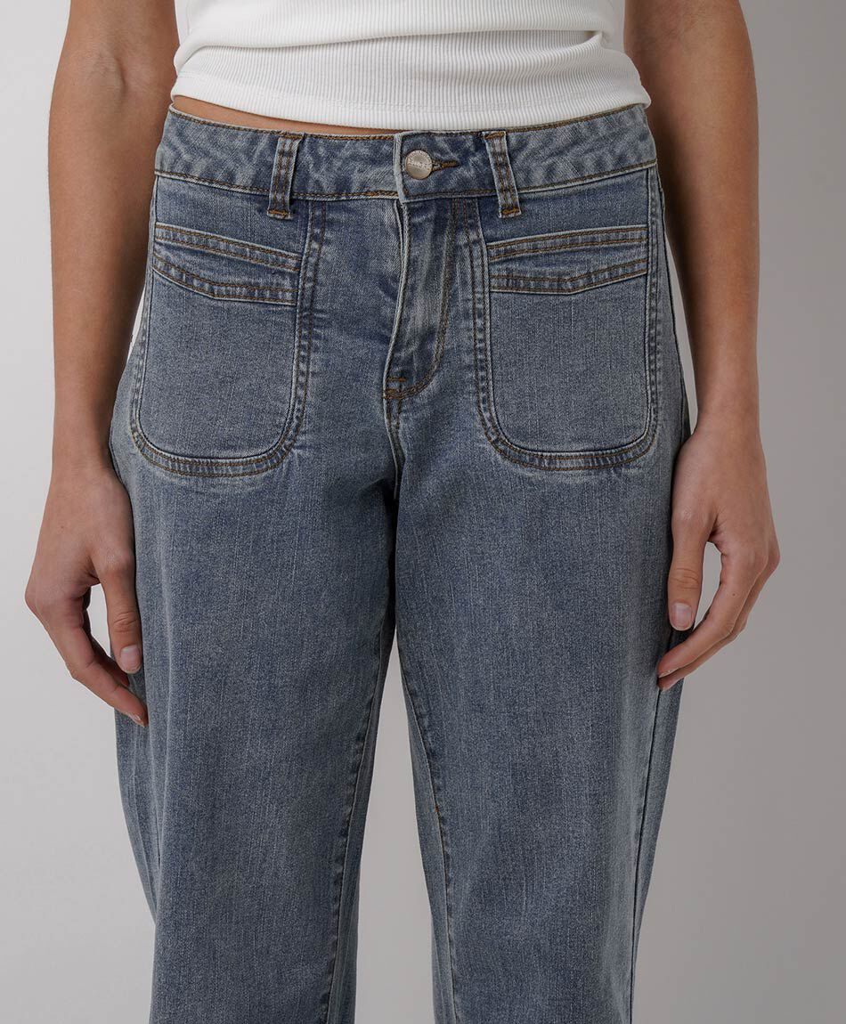Jeans mujer flare bolsillo ojal